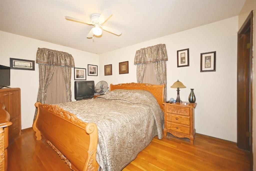 10526 N Walnut Street — photo 24