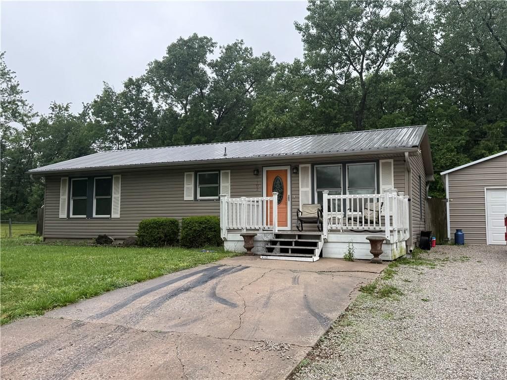 102 Kent Drive — photo 2