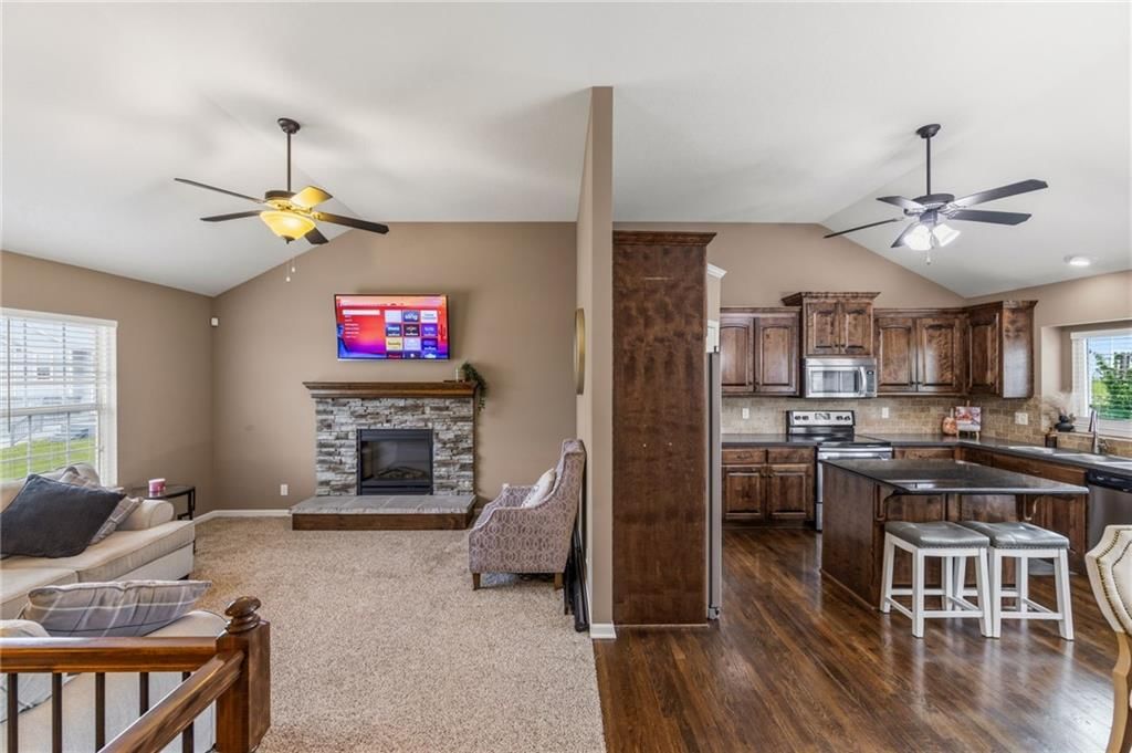 4713 Chester Avenue — photo 3