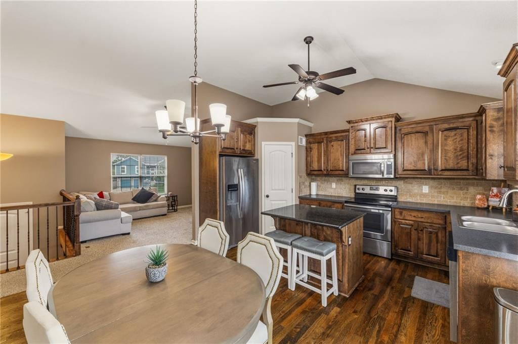 4713 Chester Avenue — photo 5