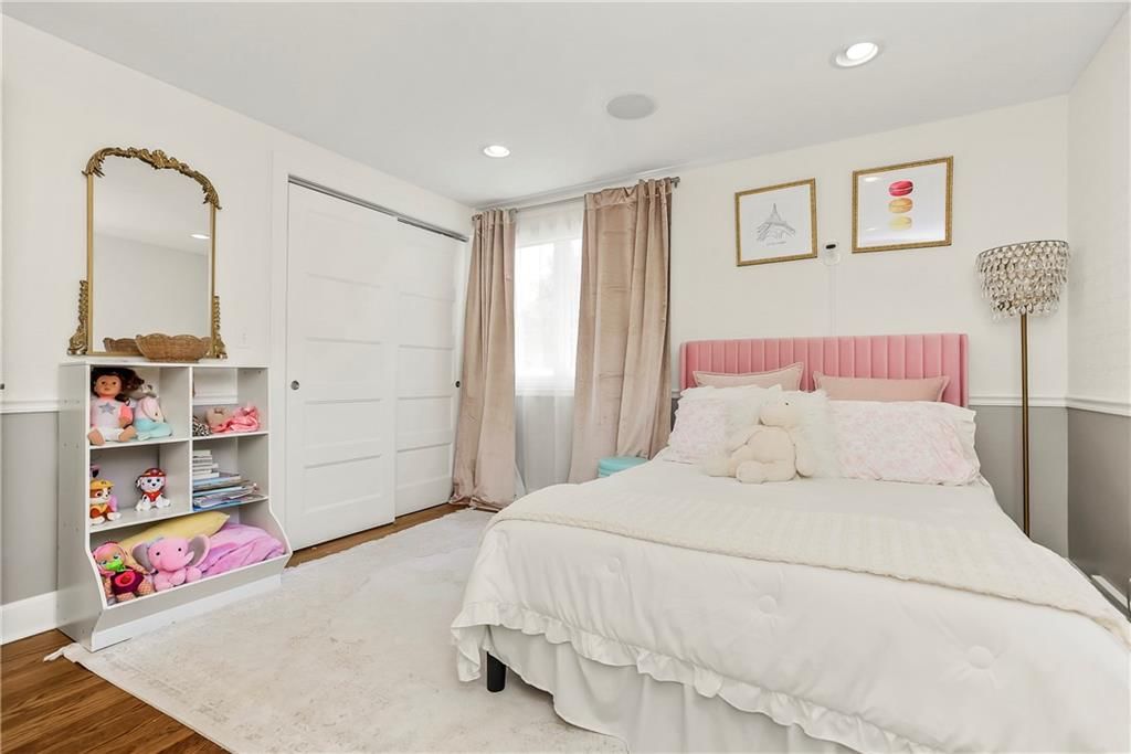 2724 W 63rd Street — photo 19