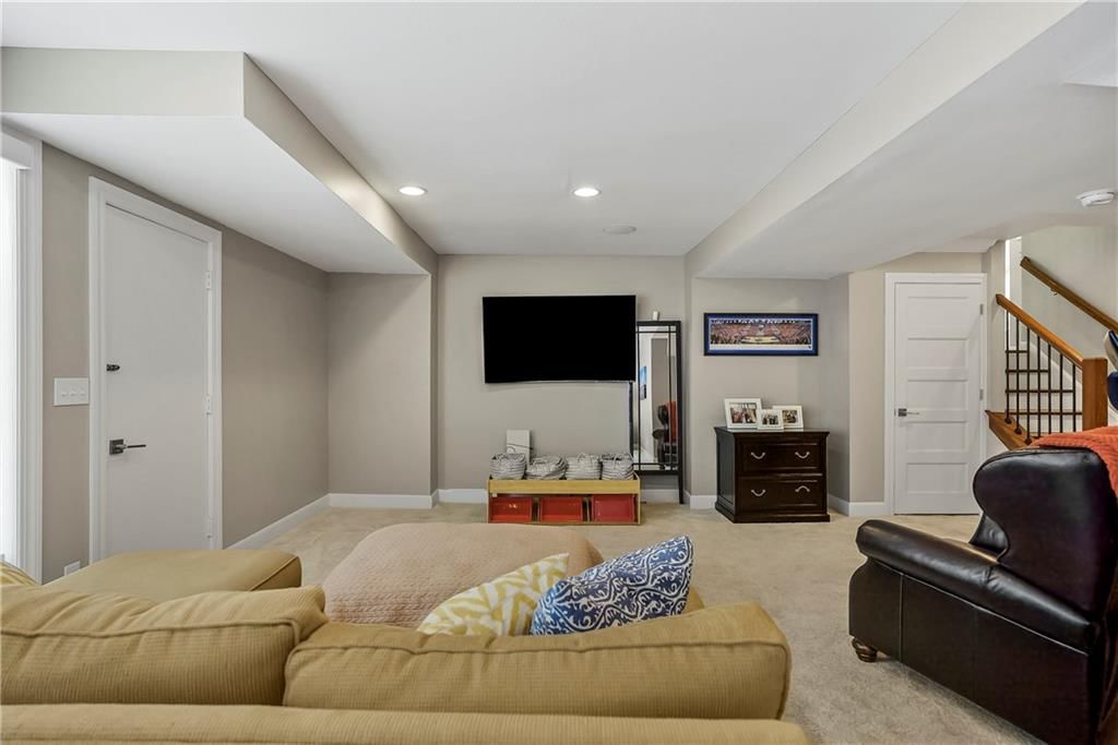 2724 W 63rd Street — photo 28