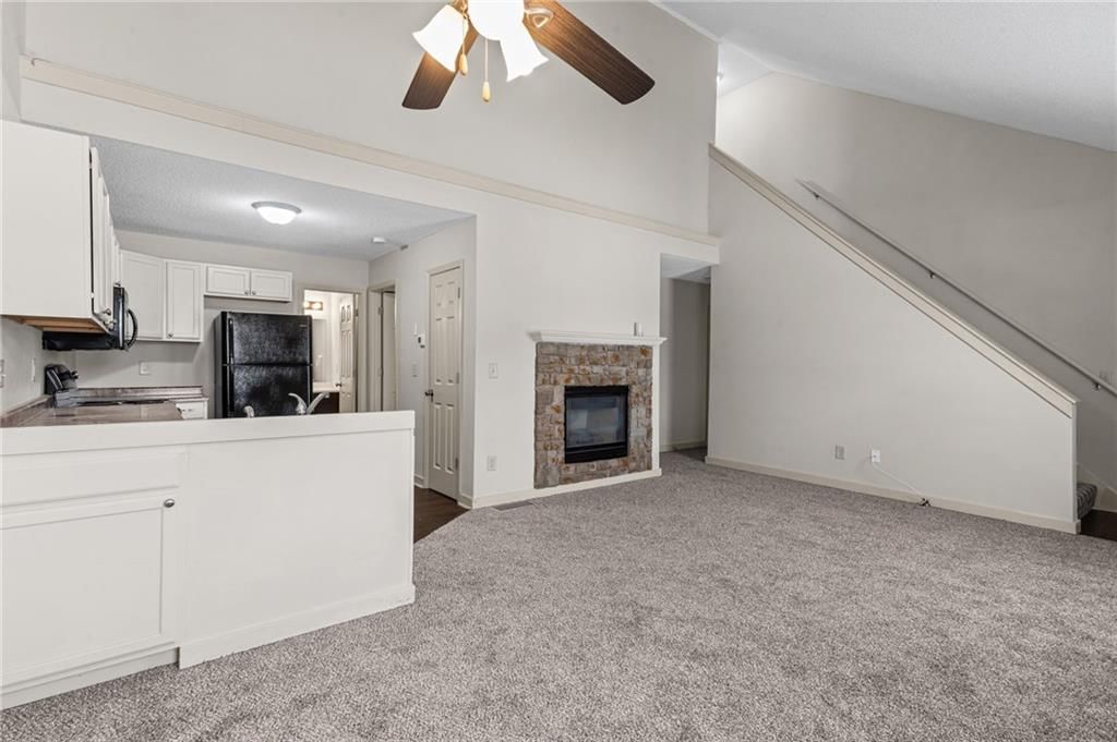 8644-8646 NW WAUKOMIS Drive — photo 4
