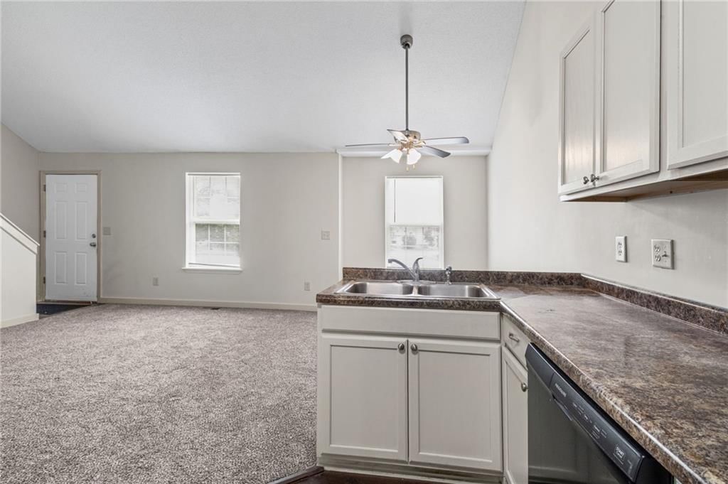8644-8646 NW WAUKOMIS Drive — photo 7