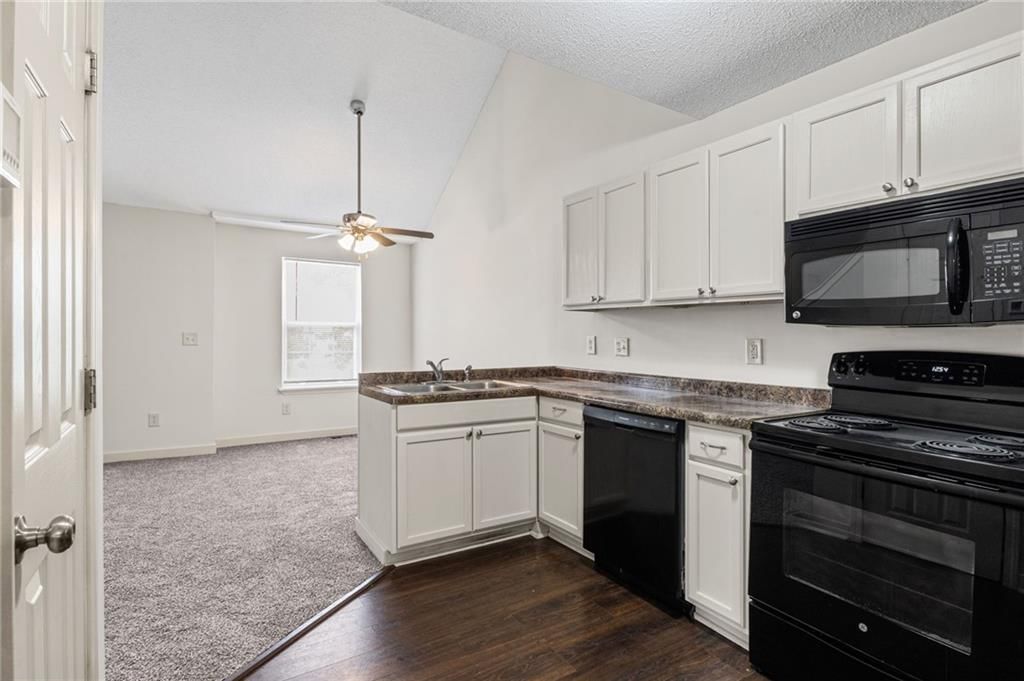 8644-8646 NW WAUKOMIS Drive — photo 9