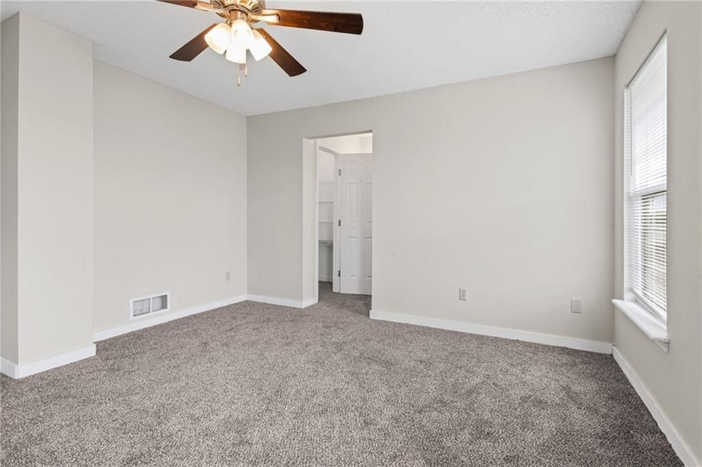 8644-8646 NW WAUKOMIS Drive — photo 14