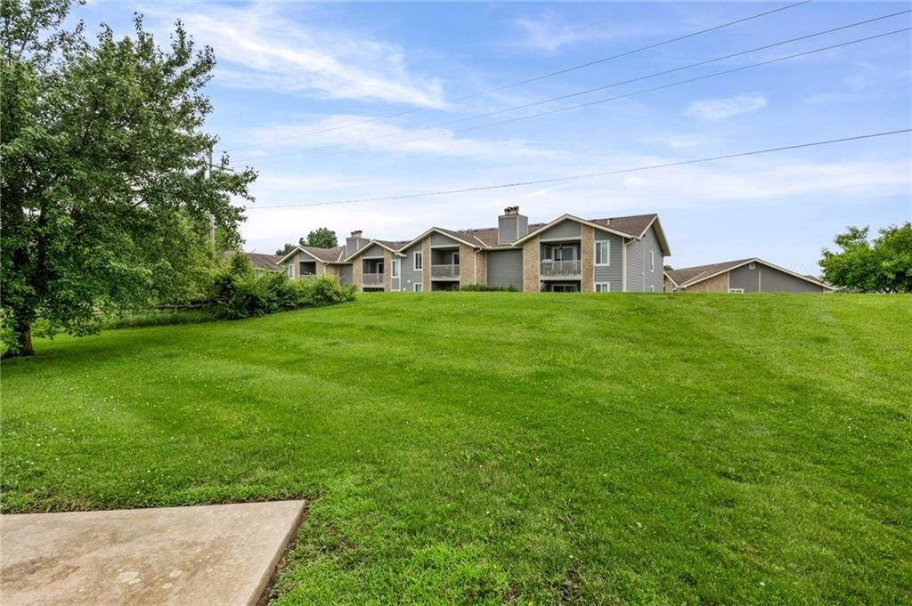 8644-8646 NW WAUKOMIS Drive — photo 29
