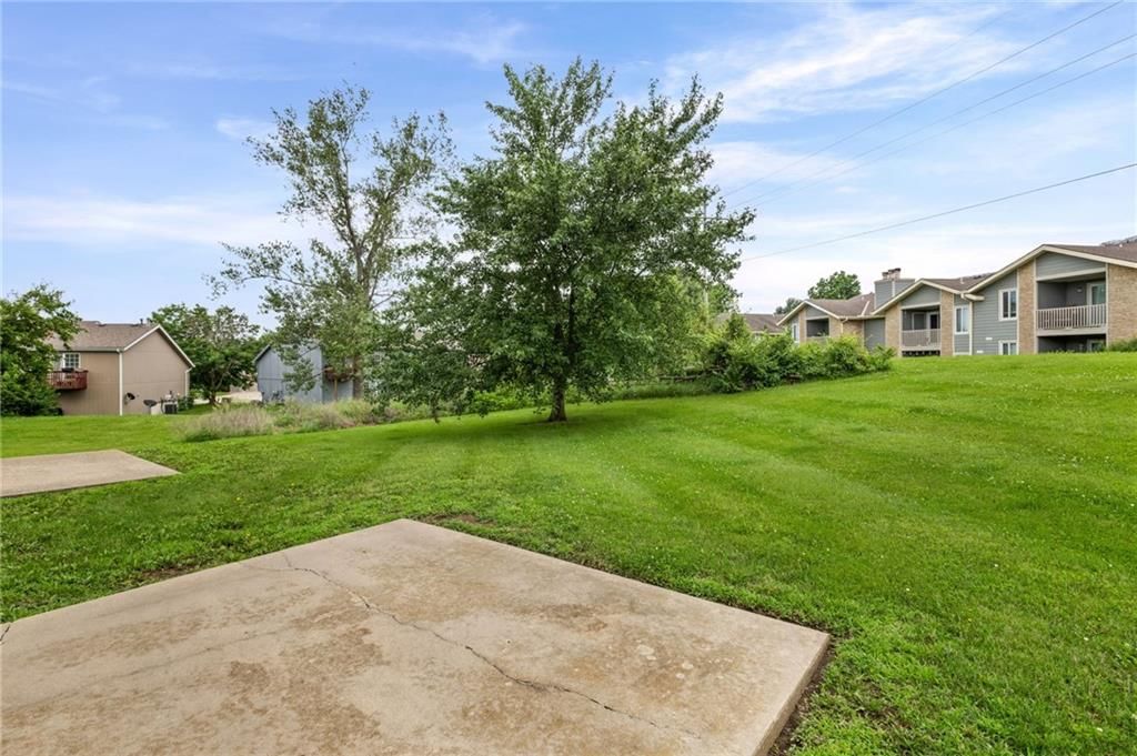 8644-8646 NW WAUKOMIS Drive — photo 30