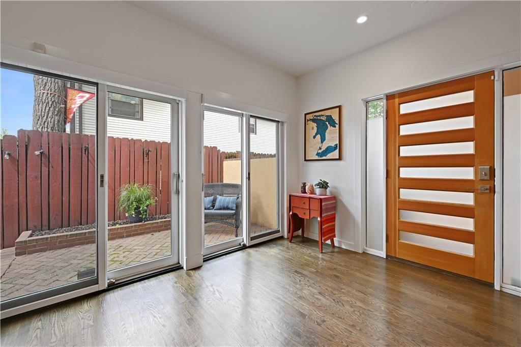 5038 Walnut Street — photo 8