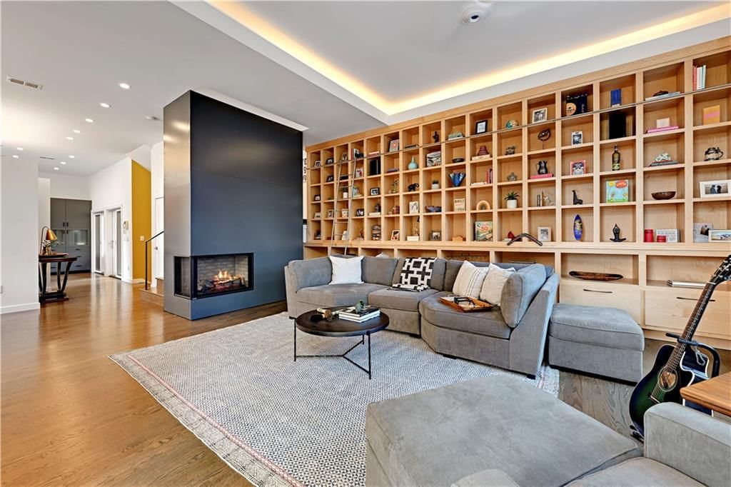 5038 Walnut Street — photo 11