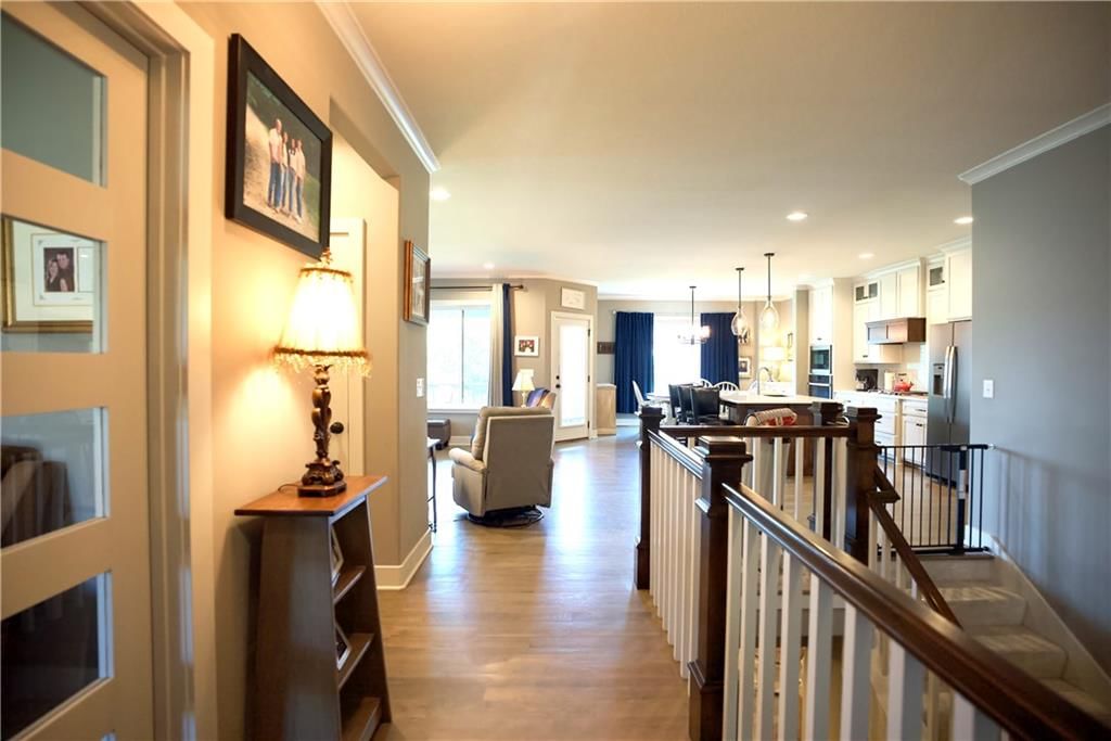 211 Broadmoor Drive — photo 2