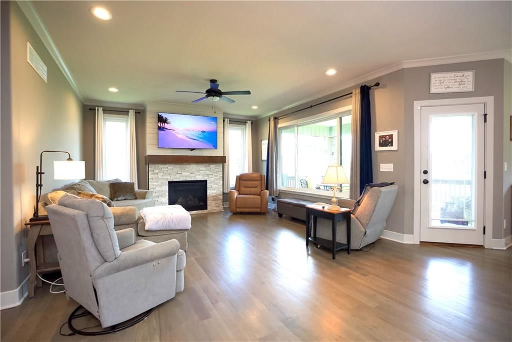 211 Broadmoor Drive — photo 5