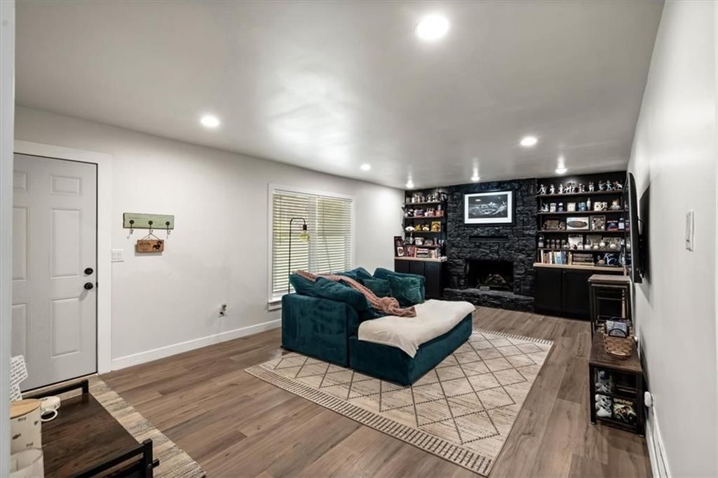 213 NE Landings Court — photo 10