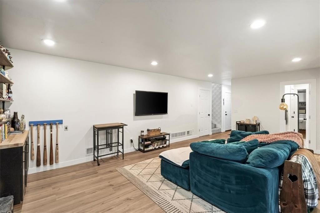 213 NE Landings Court — photo 12