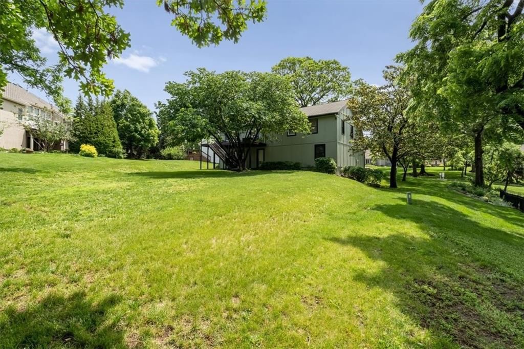 213 NE Landings Court — photo 34