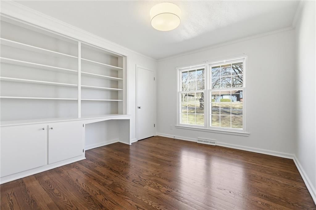 2309 W 104th Street — photo 36