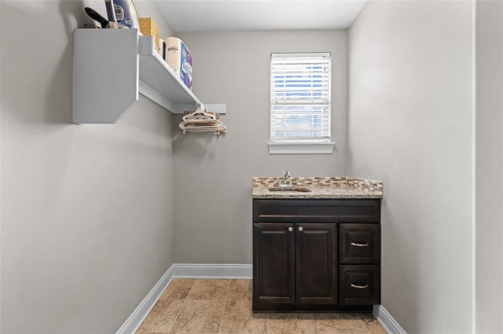 4209 N 141st Street — photo 32