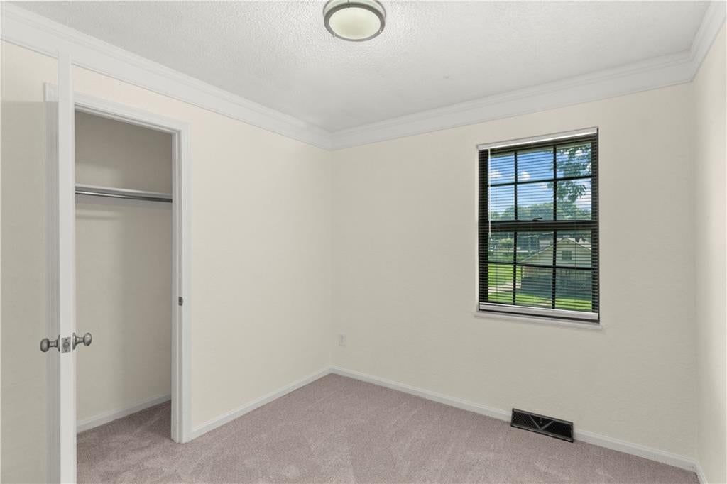 Photo 19 of 29 - 1334 S Main Street, Independence, MO 64055