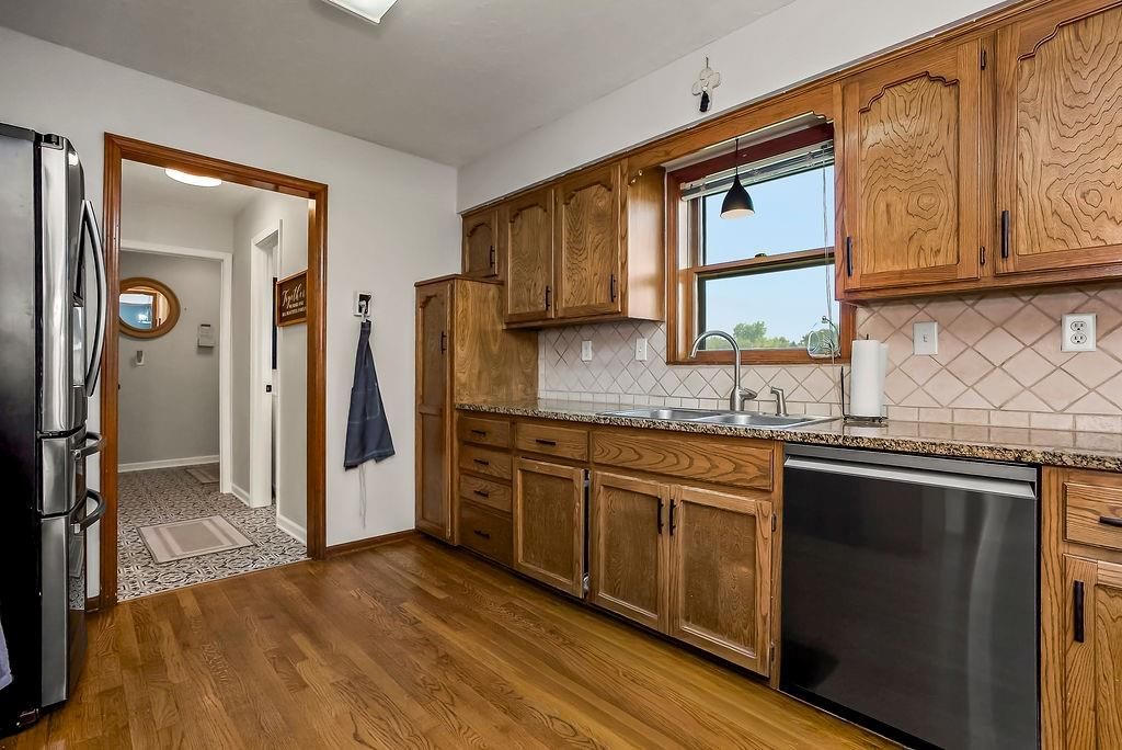 1526 NE Florence Avenue — photo 8