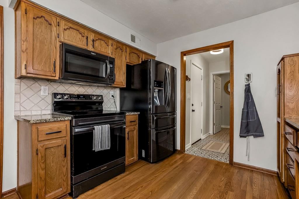 1526 NE Florence Avenue — photo 9