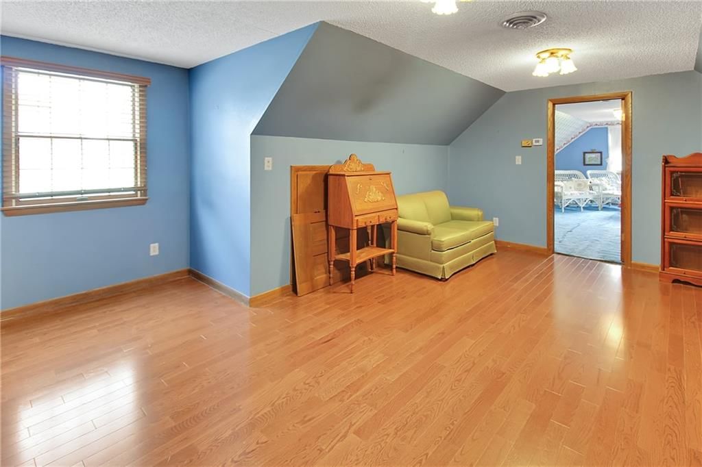 304 St Ignatius Street — photo 33