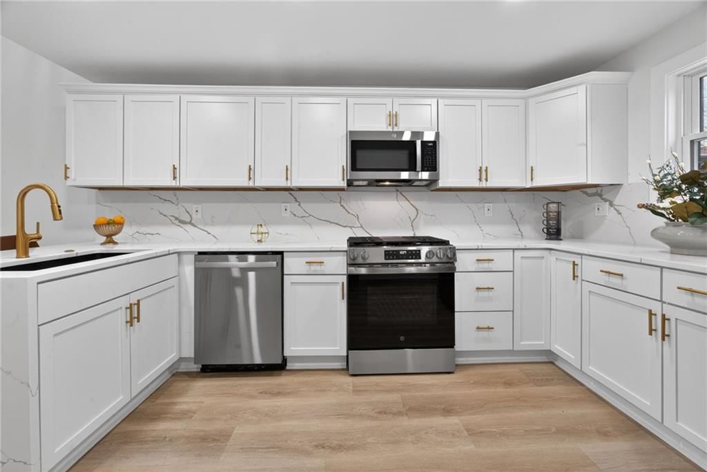 1215 E South Avenue — photo 11