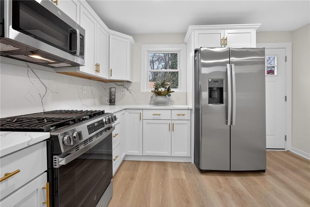 1215 E South Avenue — photo 14