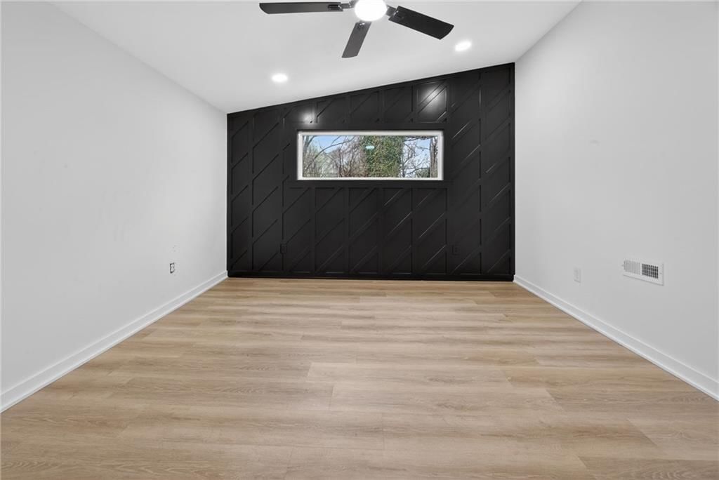 1215 E South Avenue — photo 18