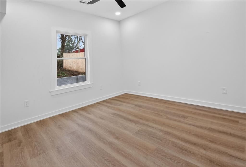 1215 E South Avenue — photo 29