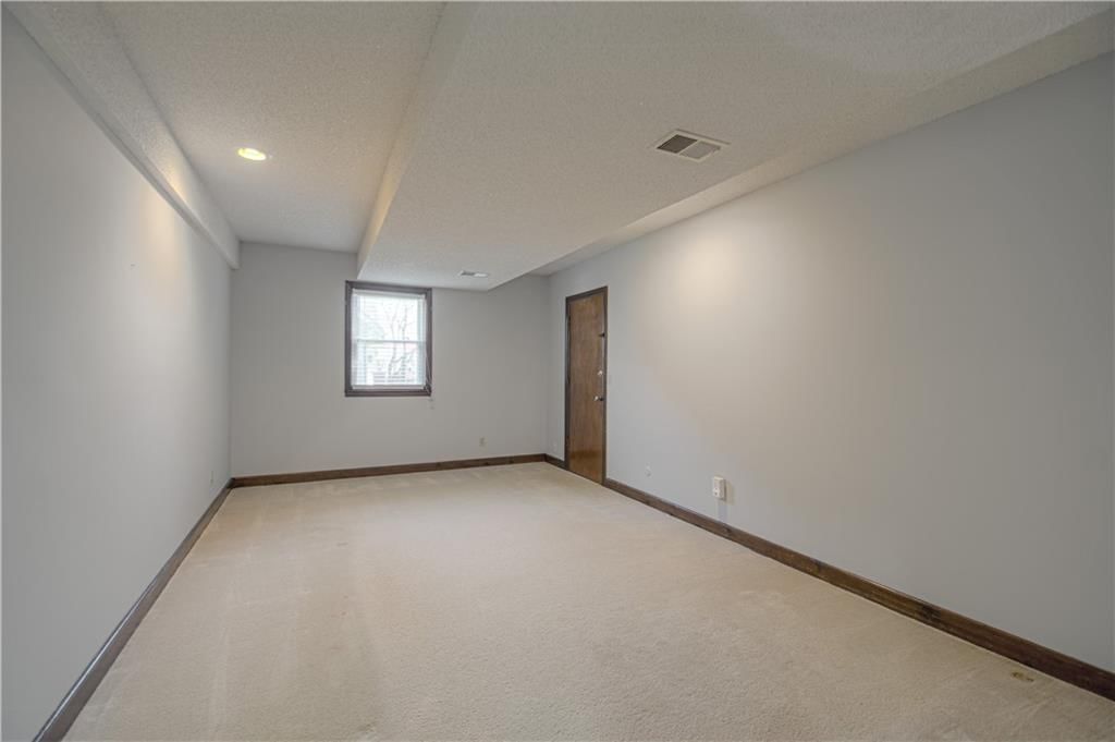 525 E 129th Terrace — photo 35