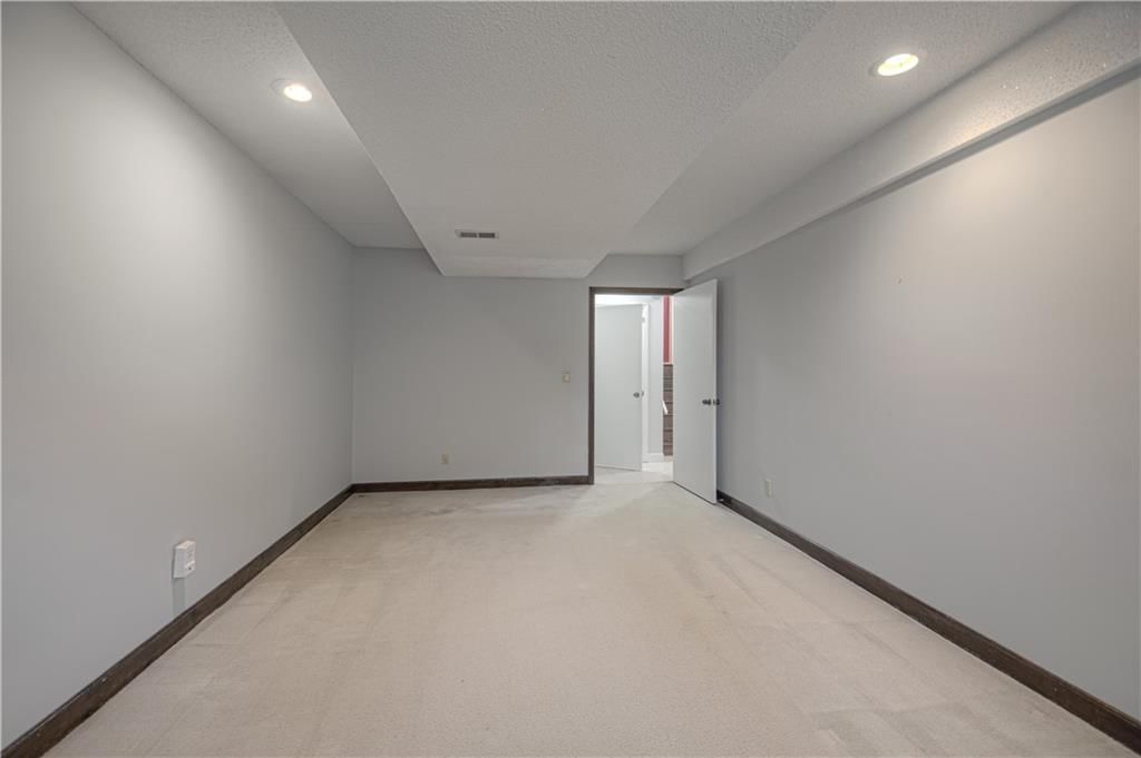 525 E 129th Terrace — photo 36