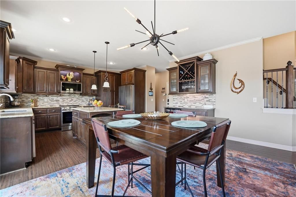 1513 SW Whistle Drive — photo 5