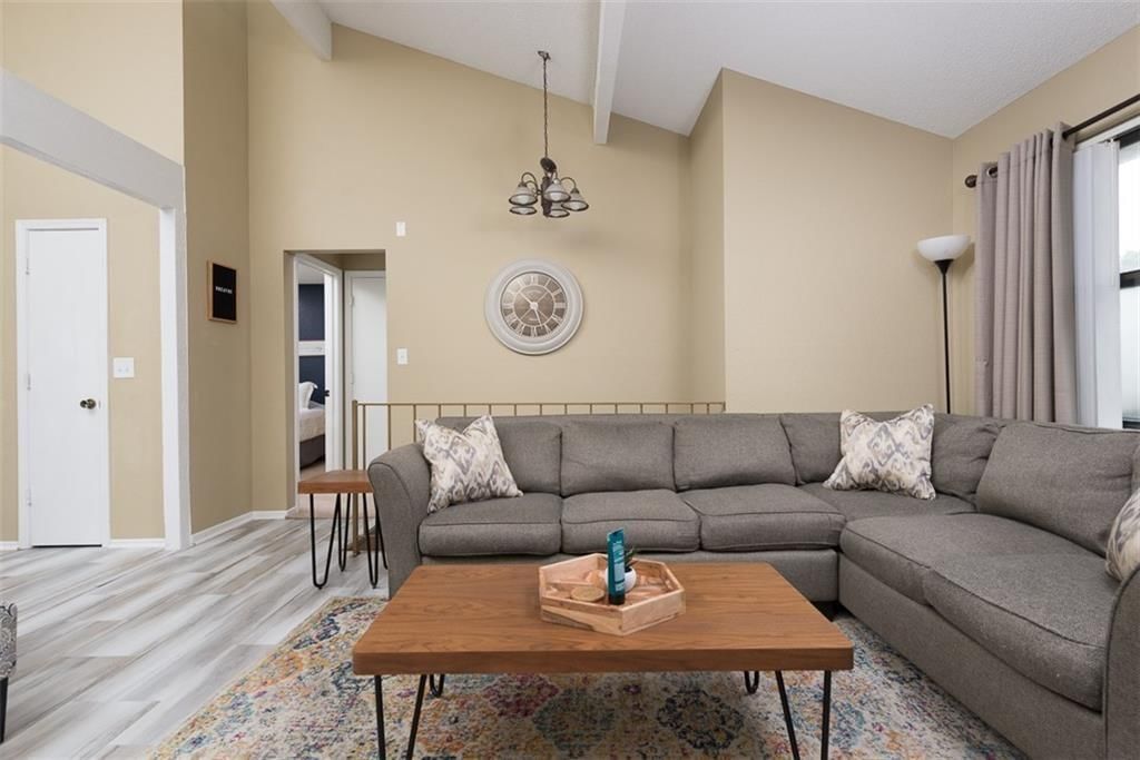 4552 S Saville Court — photo 2