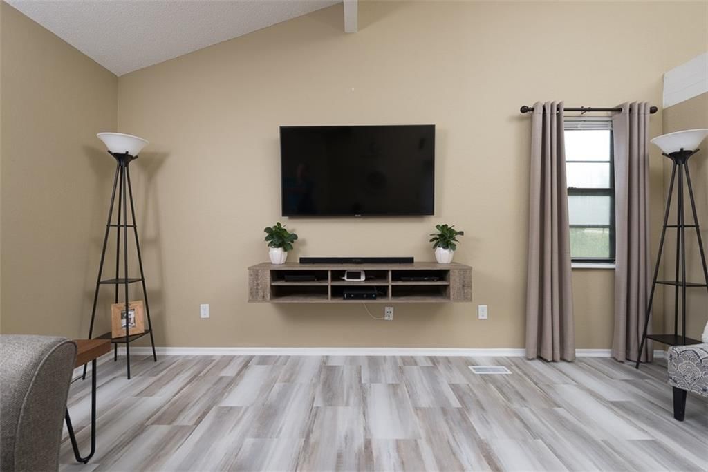 4552 S Saville Court — photo 5