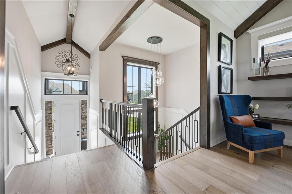 330 NW Ambersham Drive — photo 2