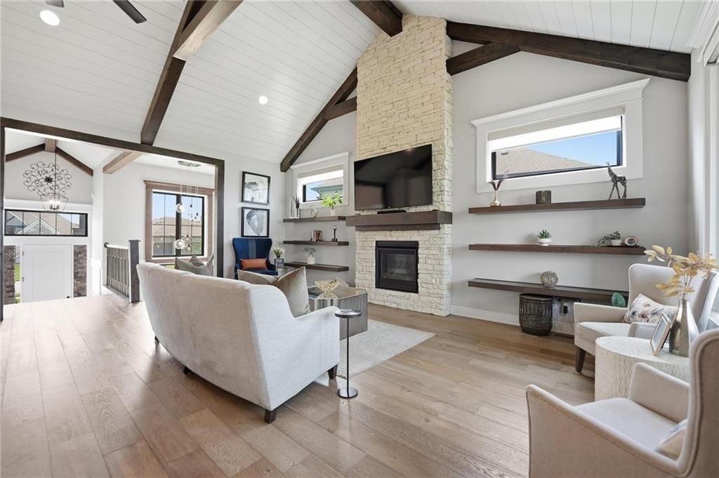 330 NW Ambersham Drive — photo 6