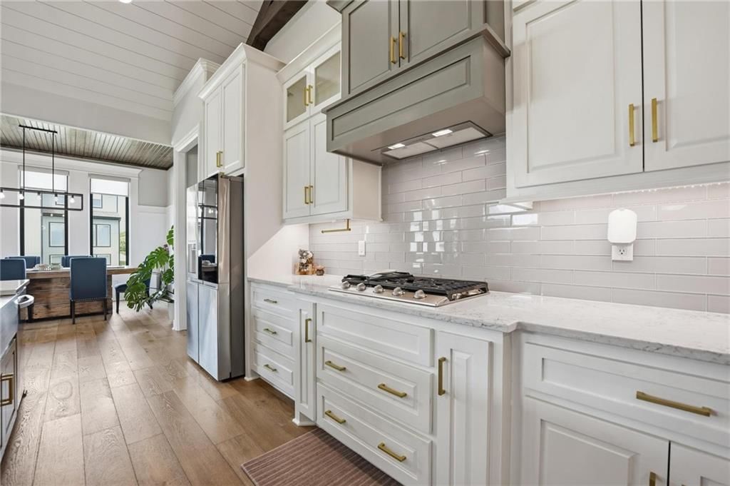 330 NW Ambersham Drive — photo 12