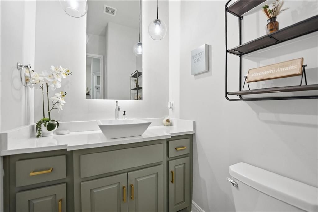 330 NW Ambersham Drive — photo 15