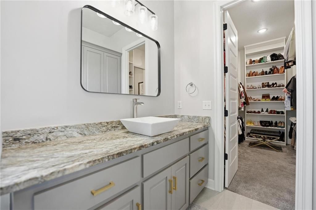 330 NW Ambersham Drive — photo 19
