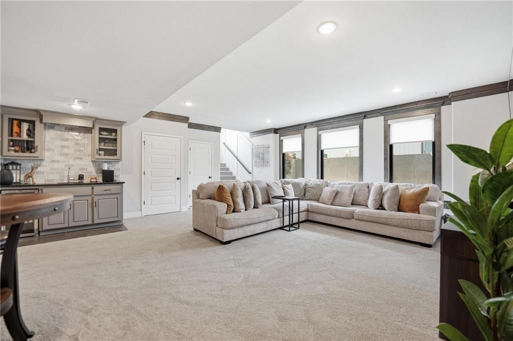 330 NW Ambersham Drive — photo 31
