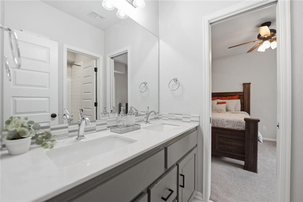 330 NW Ambersham Drive — photo 37