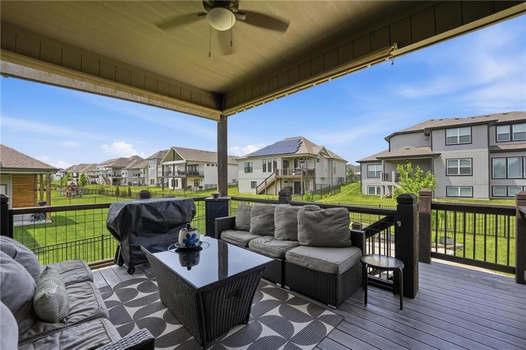 330 NW Ambersham Drive — photo 42