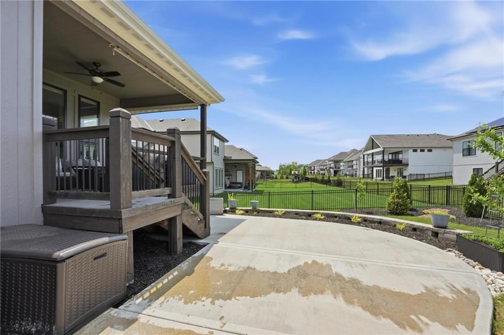 330 NW Ambersham Drive — photo 46