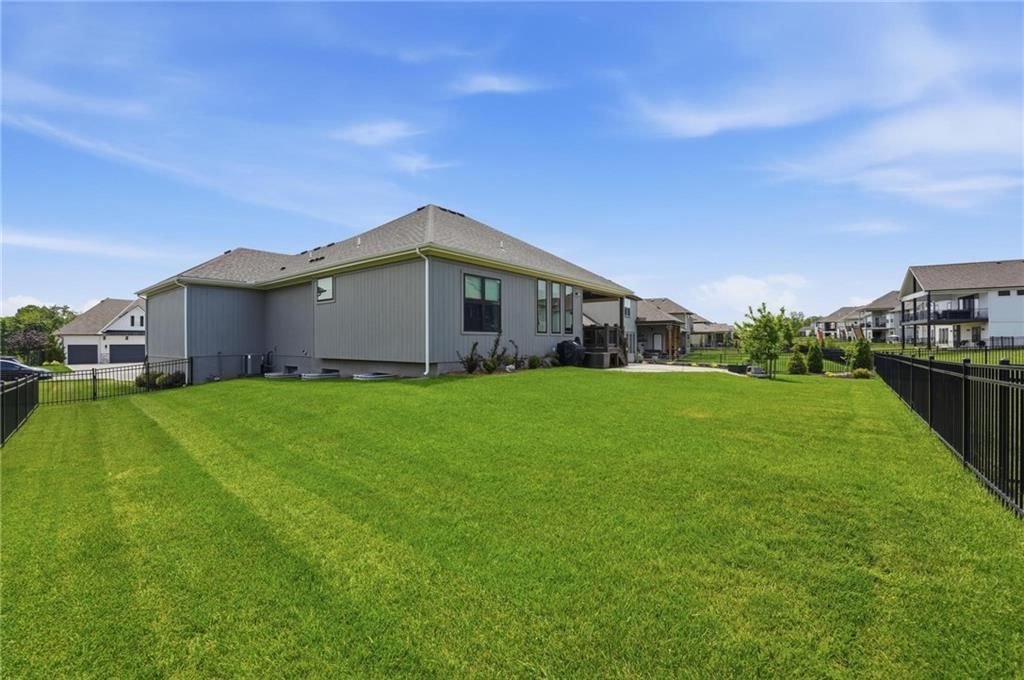 330 NW Ambersham Drive — photo 49