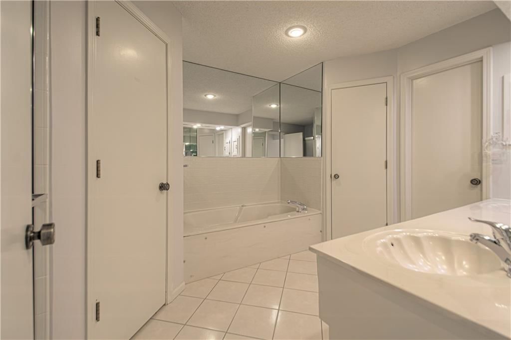 10917 W 98th Street — photo 17