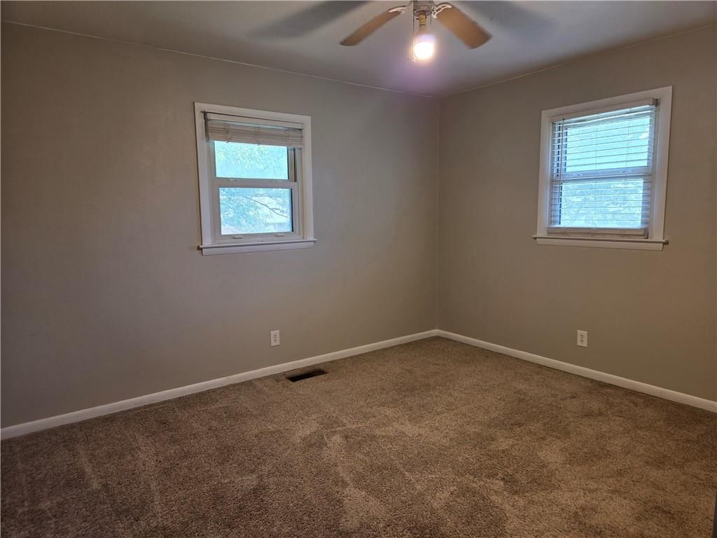914 Fairlane Drive — photo 12