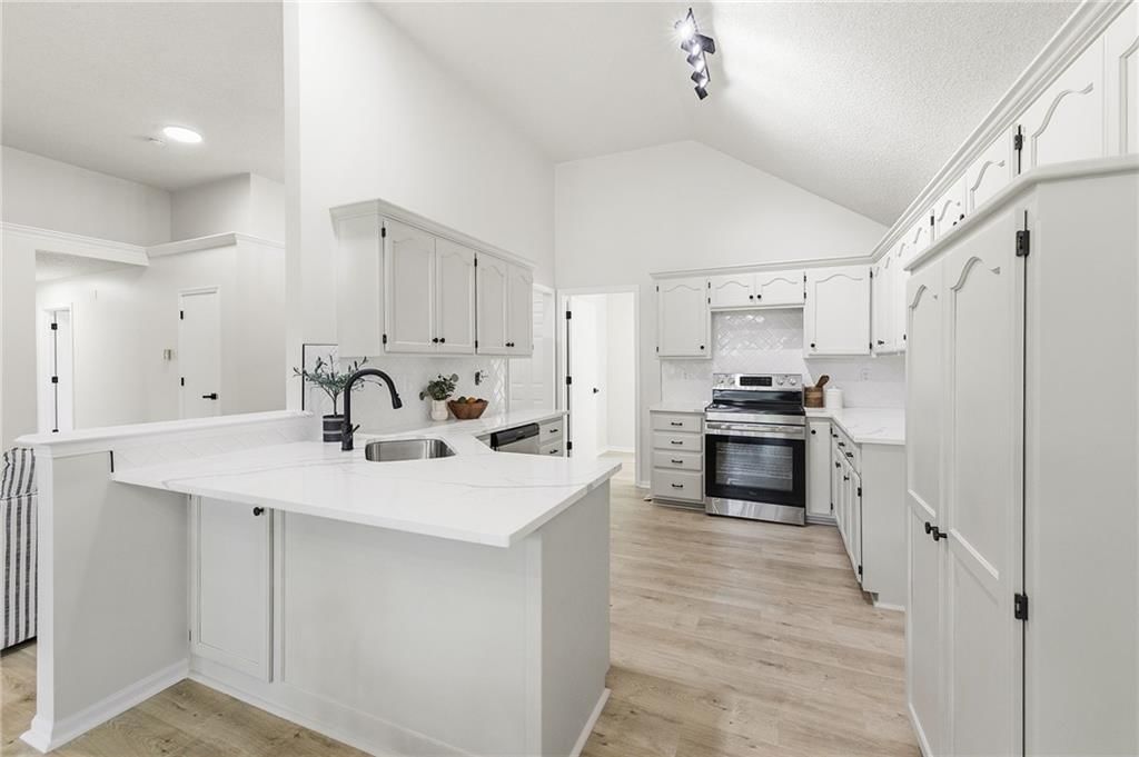 1003 Lincoln Street — photo 13
