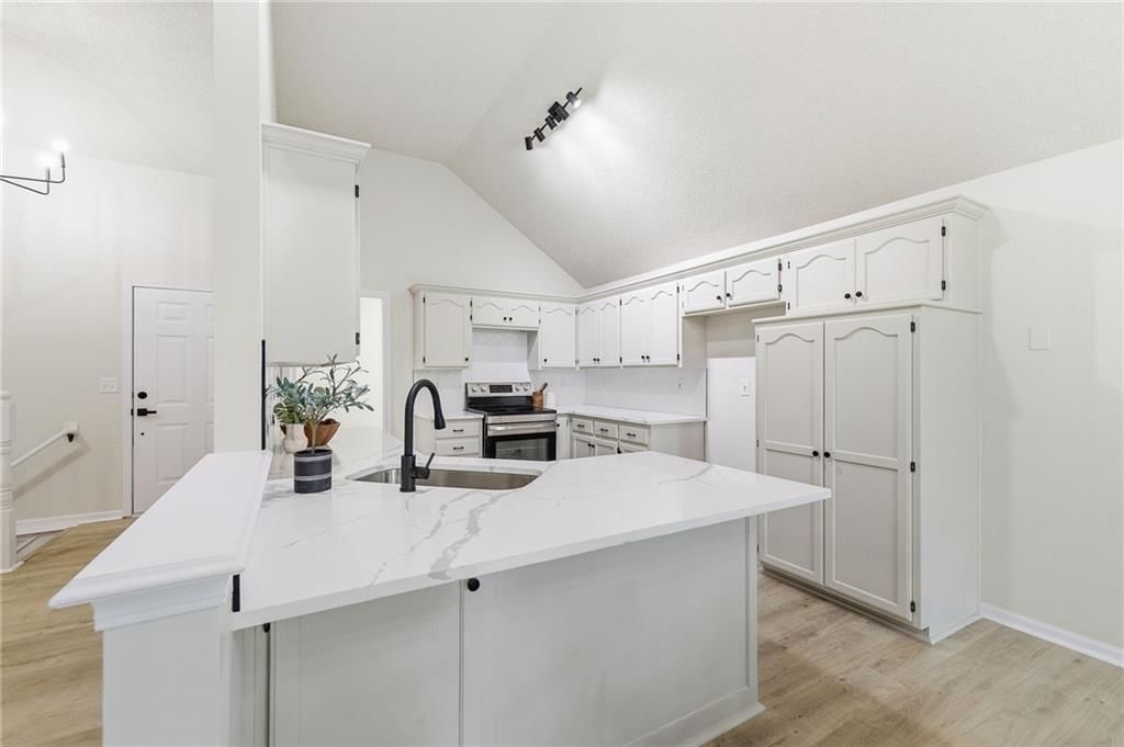 1003 Lincoln Street — photo 14