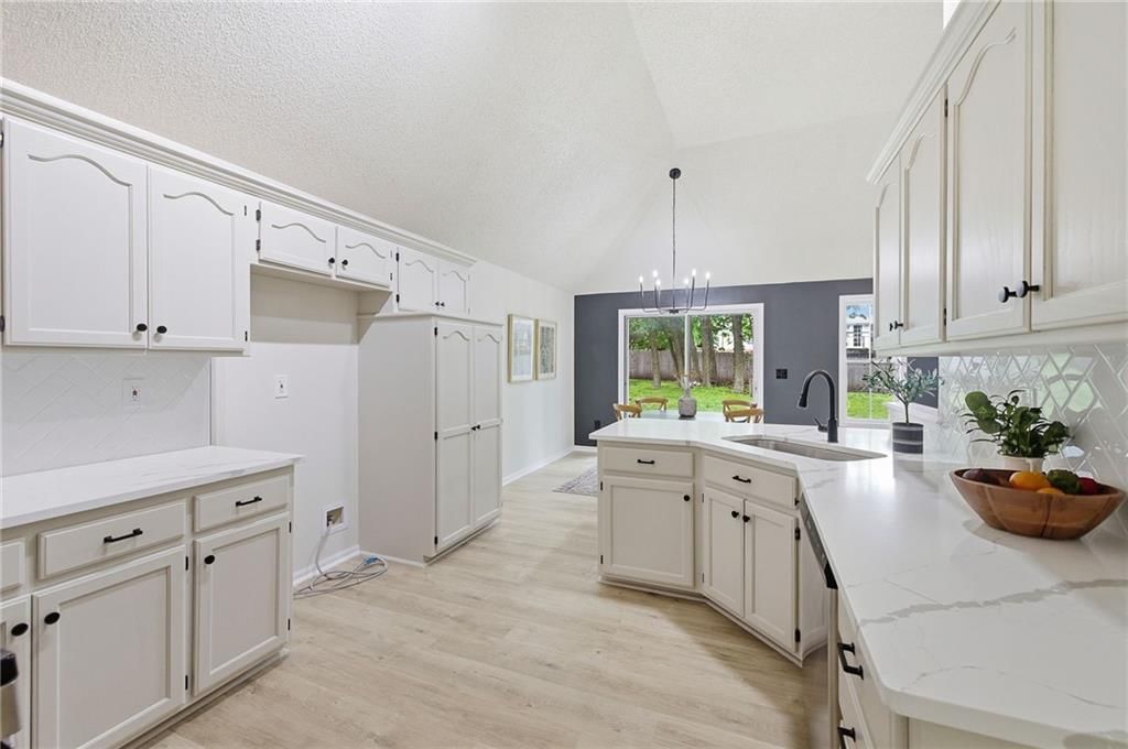 1003 Lincoln Street — photo 15