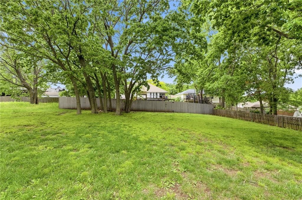 1003 Lincoln Street — photo 30
